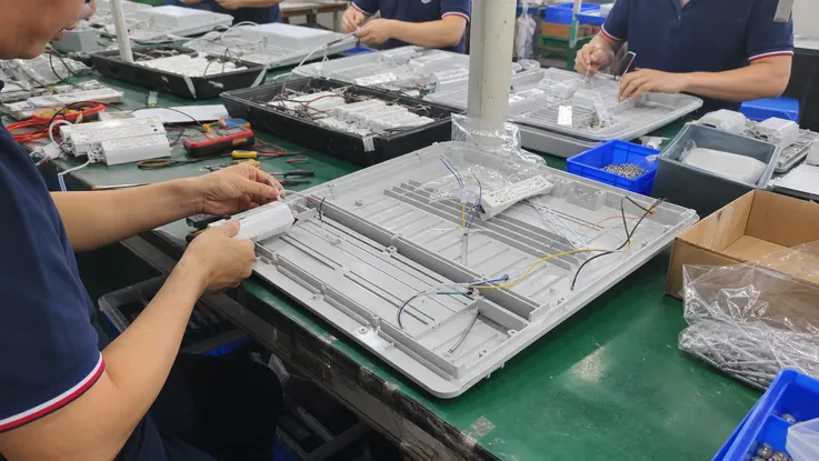 LED driver matching and fixture assembly workstation