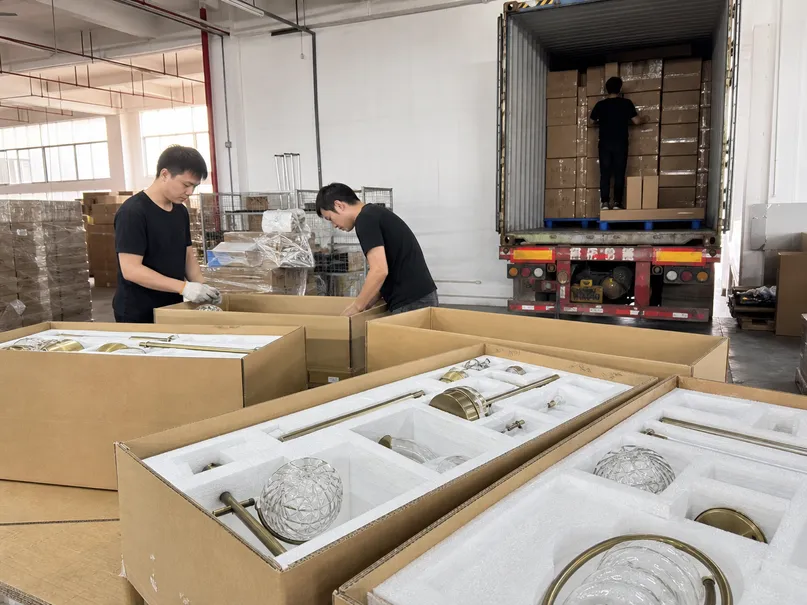 Foam-lined packaging and container loading for dining room lighting fixtures