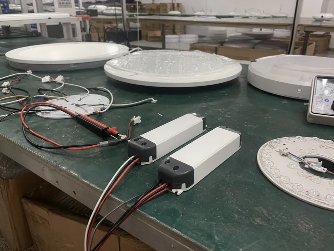 TRIAC and DALI dimming driver modules for modern ceiling fixtures
