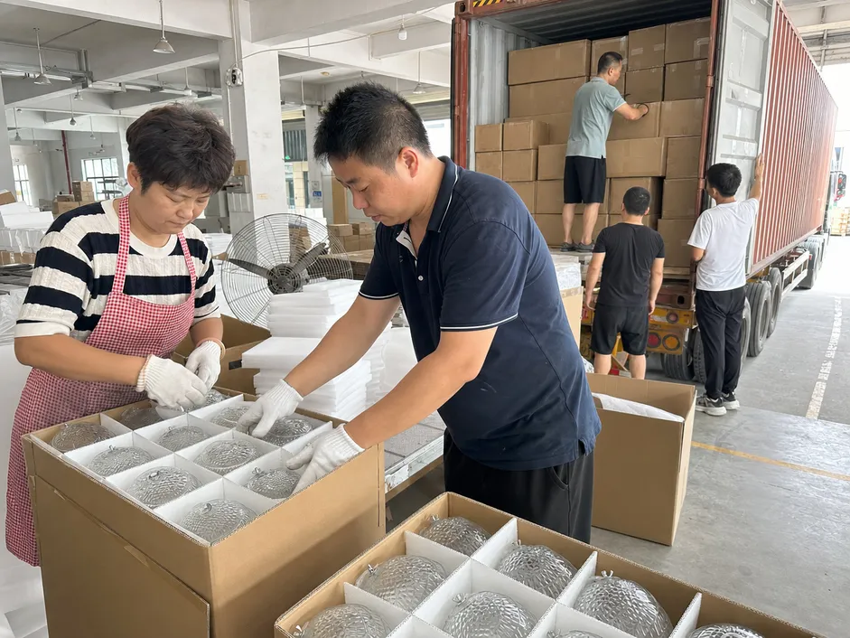 Export packaging and container loading for decorative lighting fixtures