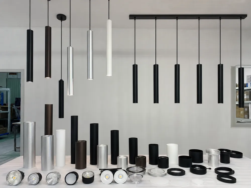 Modern pendant lighting customization options showing various housing dimensions, finishes, and light source configurations