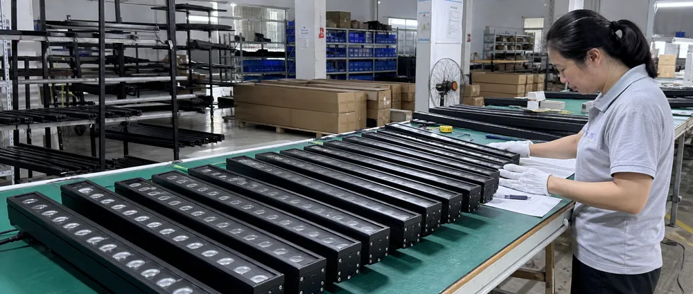 Finish consistency quality control process for wall washer lighting production