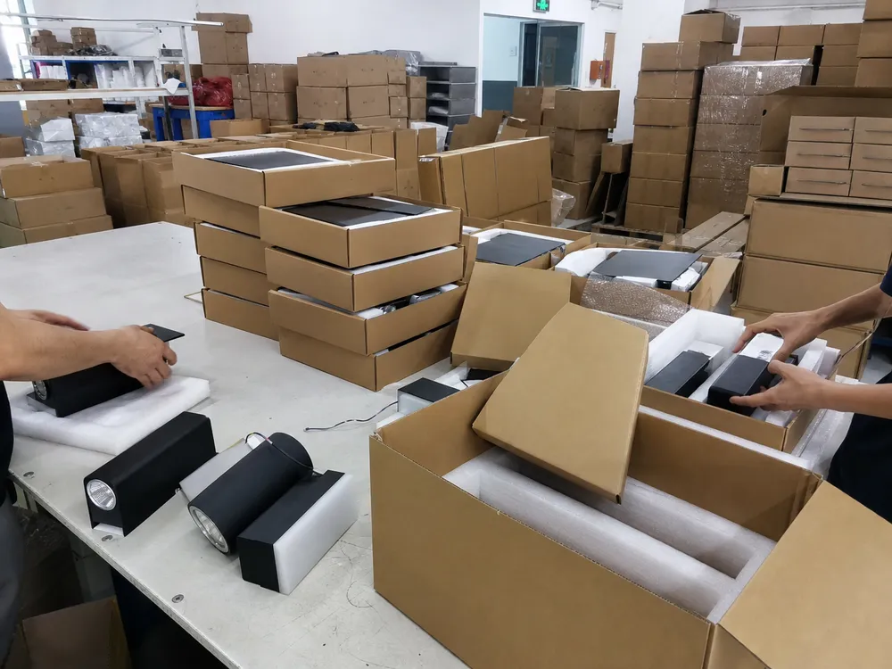 Interior wall lighting export packaging engineered for e-commerce and wholesale distribution